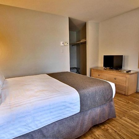 Hotel-Motel La Difference Sainte-Marie Bagian luar foto