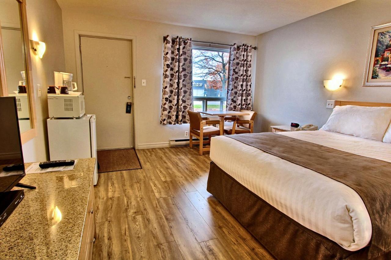 Hotel-Motel La Difference Sainte-Marie Bagian luar foto
