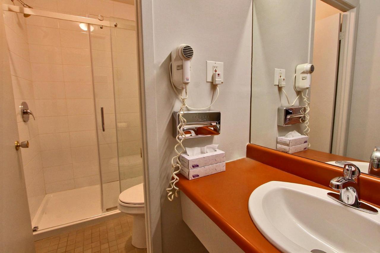 Hotel-Motel La Difference Sainte-Marie Bagian luar foto