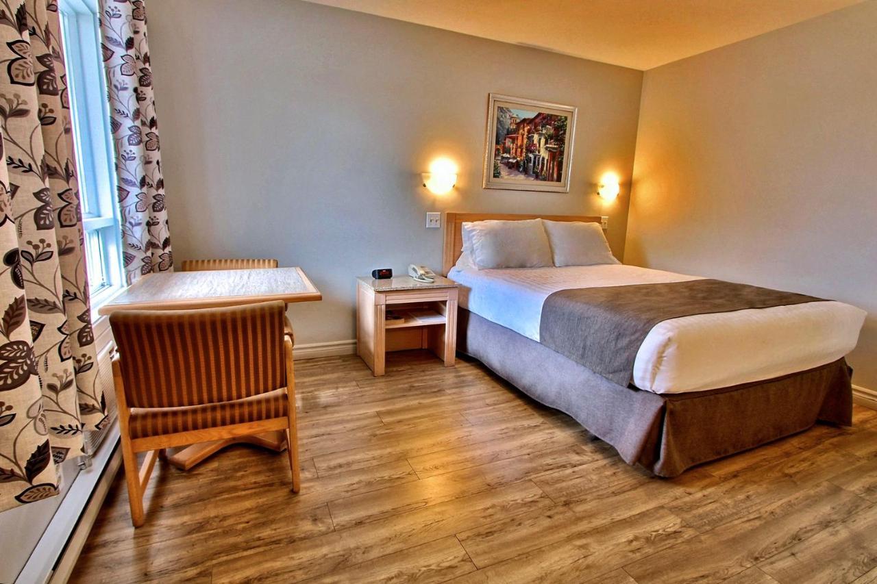 Hotel-Motel La Difference Sainte-Marie Bagian luar foto