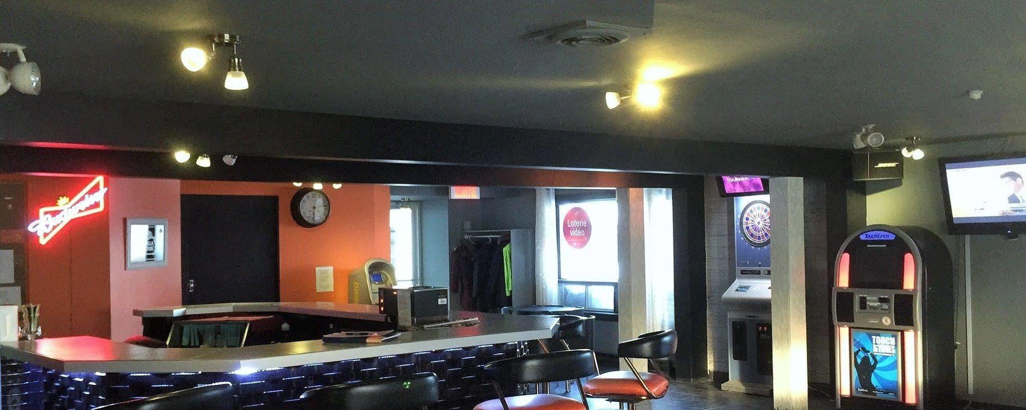 Hotel-Motel La Difference Sainte-Marie Bagian luar foto