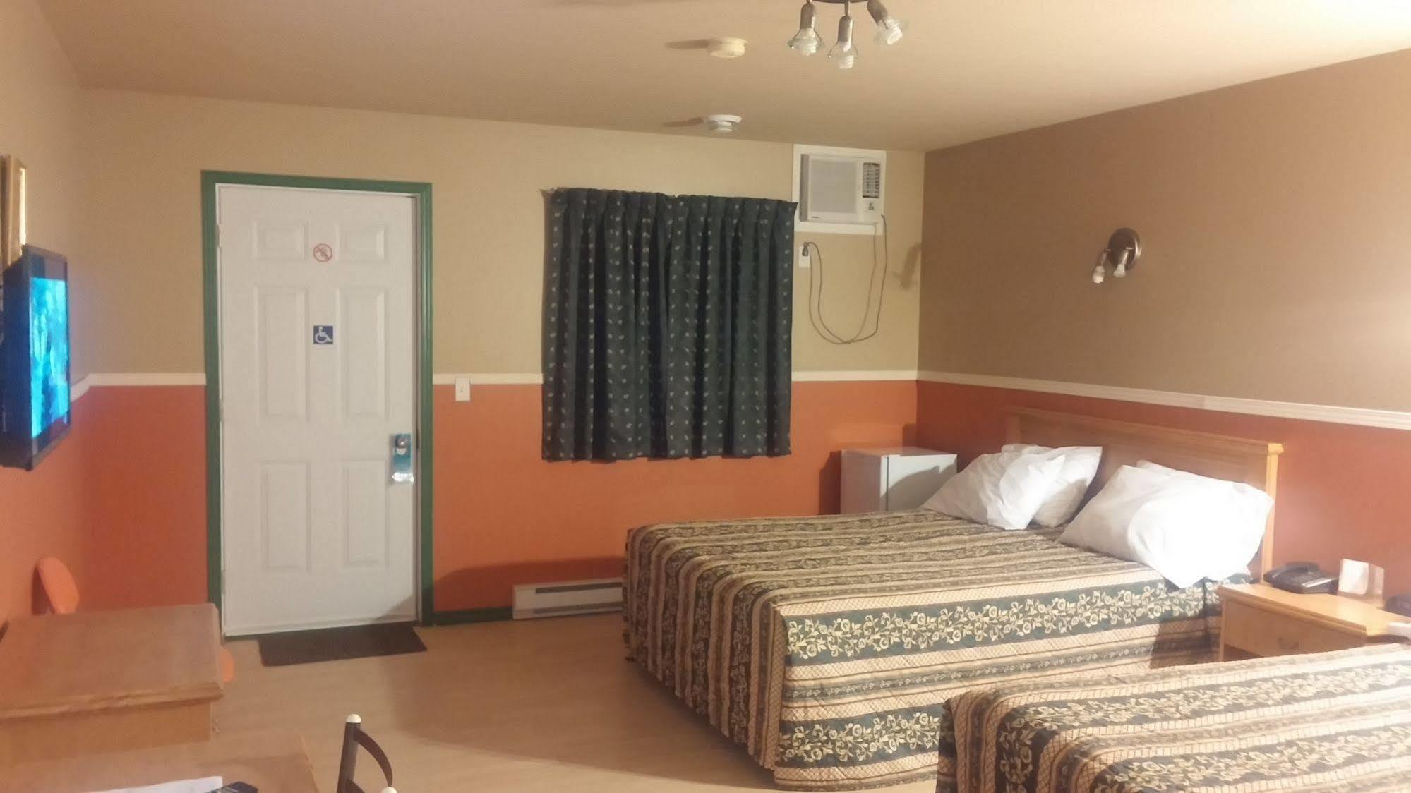 Hotel-Motel La Difference Sainte-Marie Bagian luar foto