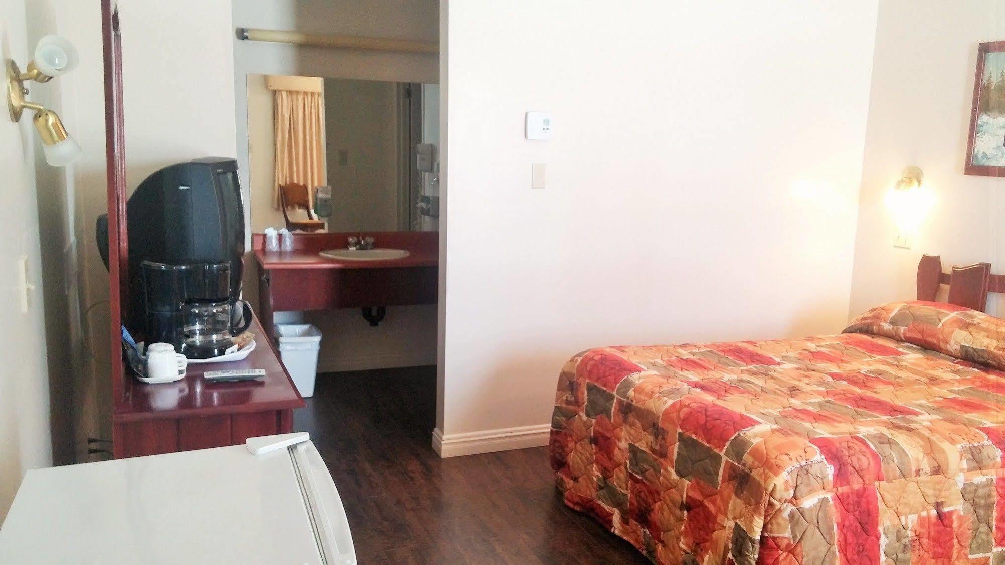 Hotel-Motel La Difference Sainte-Marie Bagian luar foto
