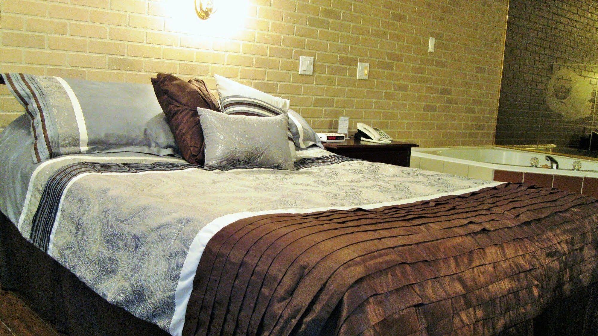 Hotel-Motel La Difference Sainte-Marie Bagian luar foto